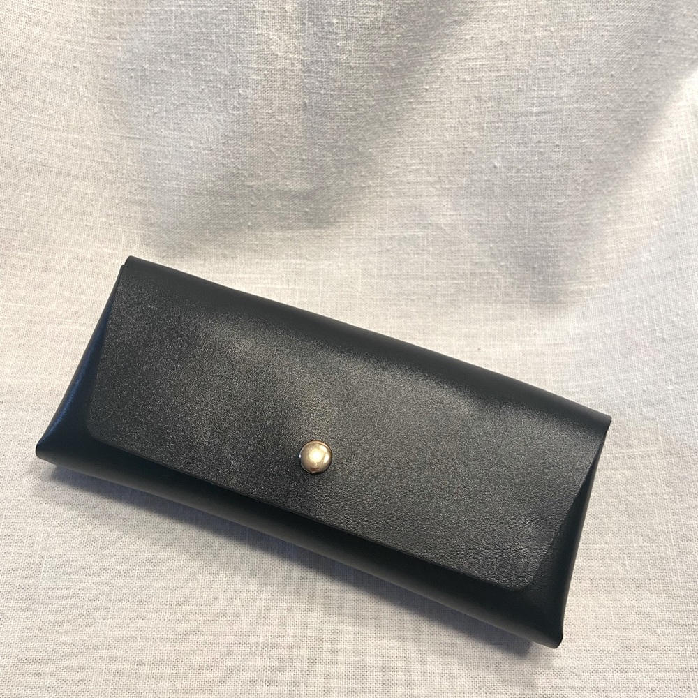 Men’s or Women’s Aviator Silver Frame Sunglasses Grey Lens brand New! With Case - Picture 5 of 5